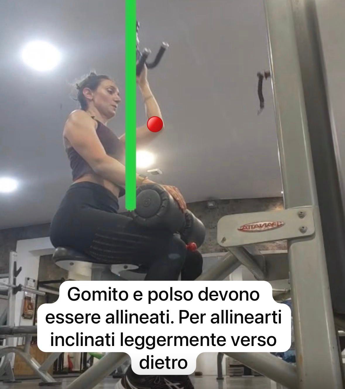 Correzione dell'allineamento tra gomito e polso durante un esercizio
